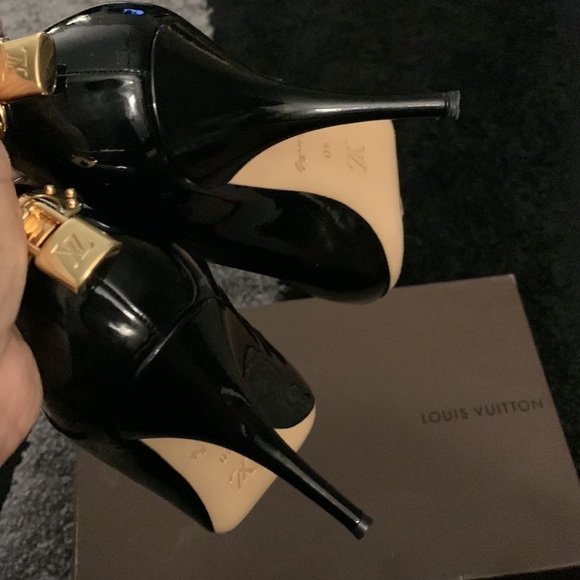 Louis Vuitton Patent Leather “Oh Really” Pump - Picture 12 of 13